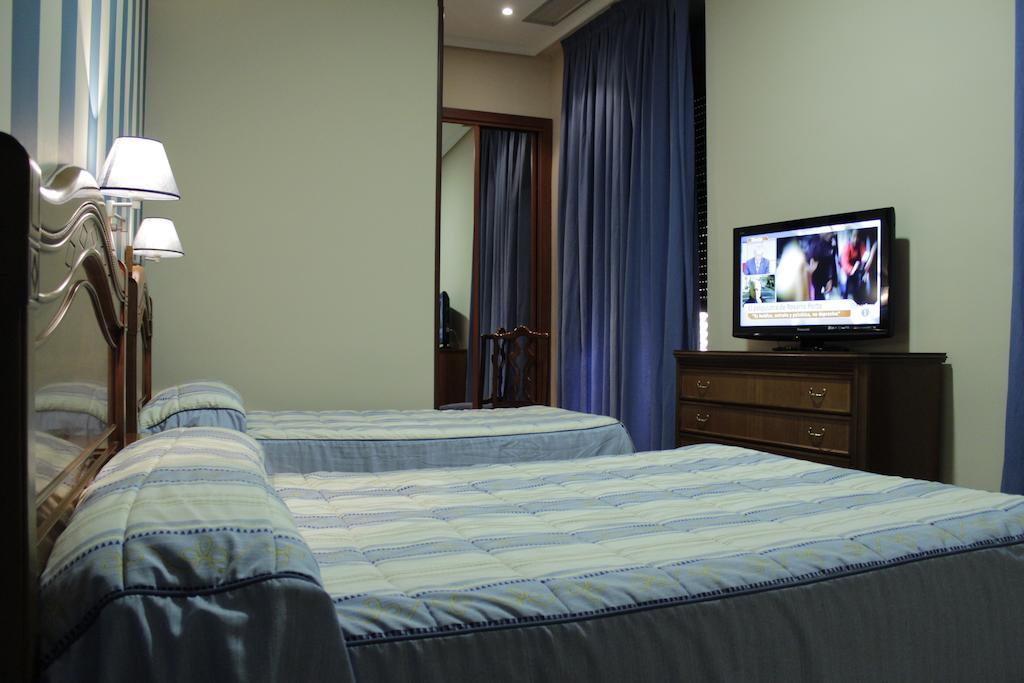 Hostal Ana Belen Madrid Ngoại thất bức ảnh