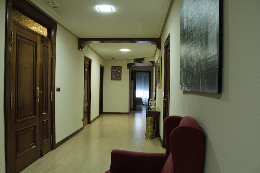 Hostal Ana Belen Madrid Ngoại thất bức ảnh