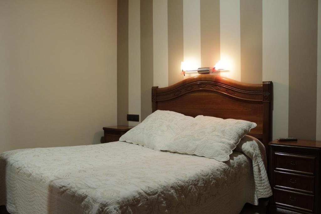 Hostal Ana Belen Madrid Ngoại thất bức ảnh