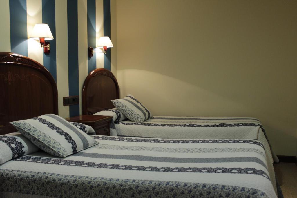Hostal Ana Belen Madrid Ngoại thất bức ảnh