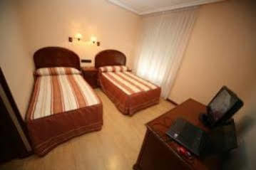 Hostal Ana Belen Madrid Ngoại thất bức ảnh